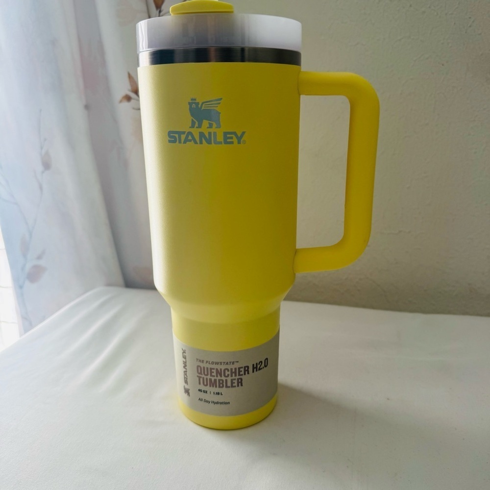 Stanley The FlowState Quencher H2.0 Pomelo Tumbler Lemonade Sunshine New Pastel - Picture 1 of 5